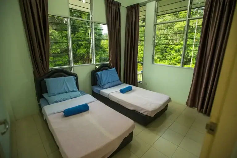 Twin room in a Deramakot chalet